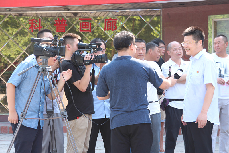 党组书记、院长申清接受采访_副本.jpg