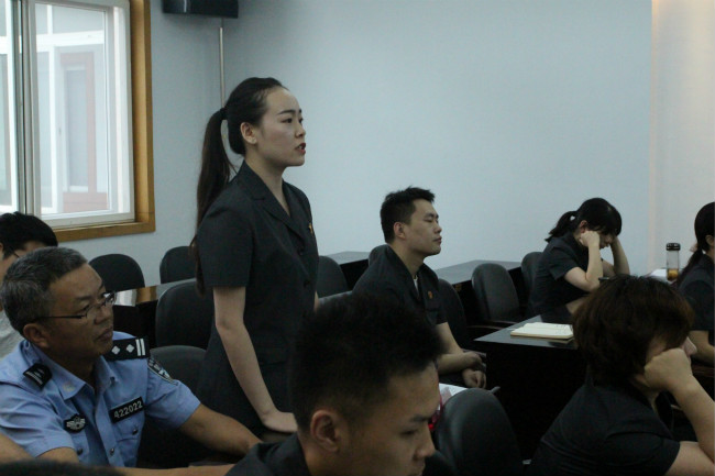 07.干警提问.jpg