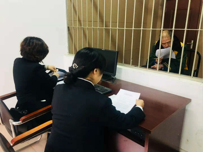 法官仔细征询被告人对公诉机关量刑建议的意见.jpg